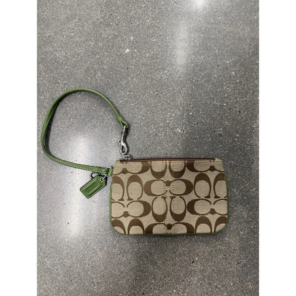 Coach Corner Women's Clutch Wallet with Wristlet - Light Khaki / Chalk (58035)